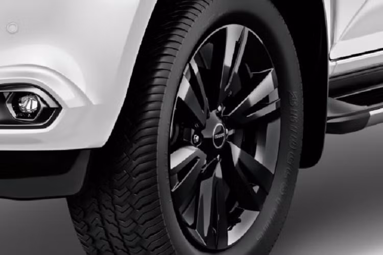 Nằm bên dưới nắp ca-pô của Isuzu MU-X Phantom Collection 2023 ở thị trường Thái Lan vẫn là 2 loại động cơ. Thứ nhất là động cơ 4 xi-lanh, tăng áp, dung tích 1.9L, sản sinh công suất tối đa 150 mã lực và mô-men xoắn cực đại 350 Nm.