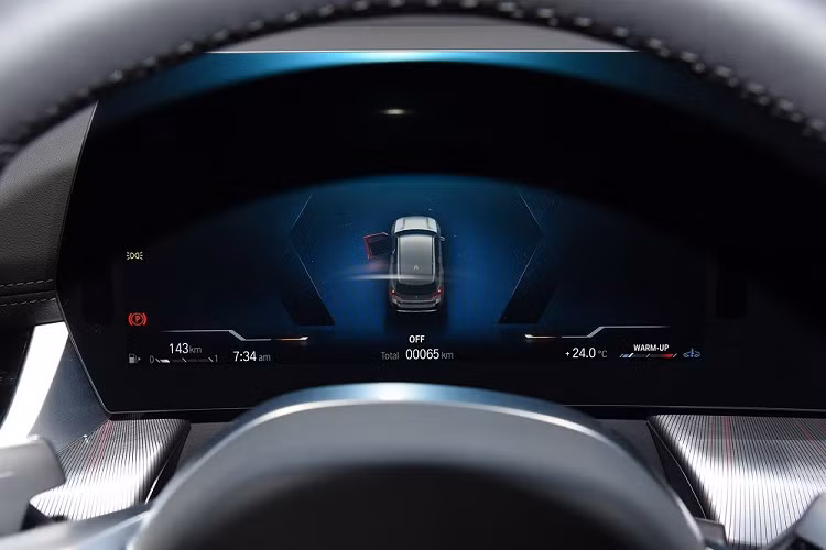 Đằng sau hàng ghế thứ hai là khoang hành lý có thể tích 540 lít. Nếu ghế sau gập xuống, con số này sẽ tăng lên 1.600 lít.