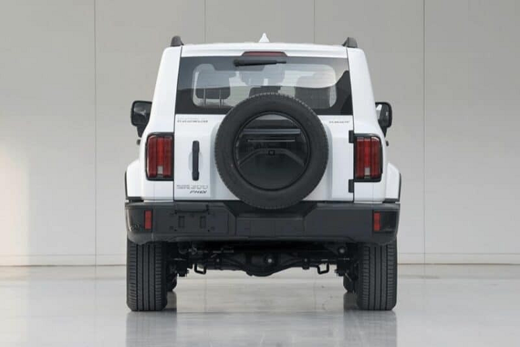 Theo thông tin khai báo trước đó trên Bộ Công nghiệp và Công nghệ Thông tin Trung Quốc, mẫu xe Tank 300 PHEV sẽ cung cấp phiên bản đô thị và phiên bản địa hình.