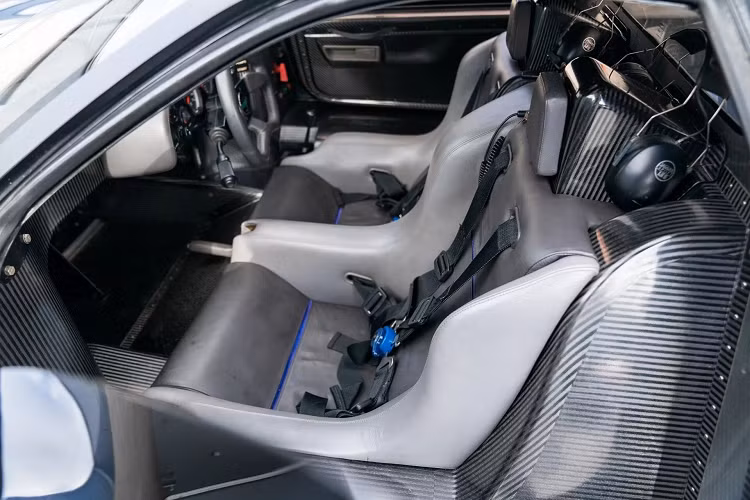 Lực lượng mới đã chính thức hợp tác và đồng sáng lập JaguarSport sau chiến dịch thành công trước XJS trong European Touring Car Championship - (Giải vô địch xe du lịch châu Âu). Thành công đỉnh cao với chiếc Jaguar TWR XJR-9 giành vị trí dẫn đầu cả hai giải Le Mans và Daytona vào năm 1988 và 1990.