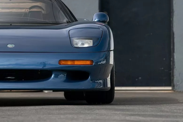 Rất ít nhà sản xuất có thể khẳng định thành công trong cuộc đua sức bền như Jaguar, hãng đã giành chiến thắng tại giải Le Mans 24 Hours không dưới 5 lần vào những năm 1950 và nâng cao chiếc cúp trong 3 năm liên tiếp từ 1955 đến 1957 với huyền thoại D-Types 1957.