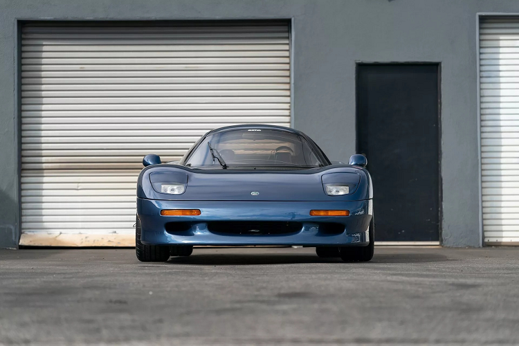 Chiếc xe luôn được trưng bày và không được nổ máy trước khi vận chuyển đến Hoa Kỳ vào cuối năm 2022. Theo thông tin từ nhà đấu giá Sotheby bật mí, chiếc Jaguar XJR-15 đấu giá vào ngày 14/1/1991 với mức giá 620.000 bảng Anh, tương đương 1,182 triệu USD (khoảng hơn 28 tỷ đồng).