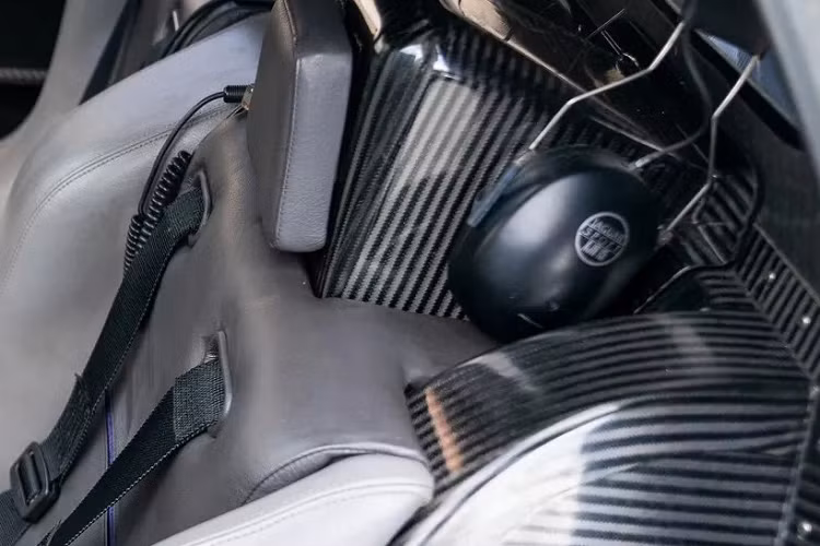 Trong số đó khung gầm XJR-15035 được rời khỏi xưởng sản xuất Bloxham, Oxfordshire của Jaguar Sport vào năm 1991. Chiếc xe được cho là đã được xuất khẩu sang Nhật Bản và chưa bao giờ được đăng ký sử dụng trên đường.