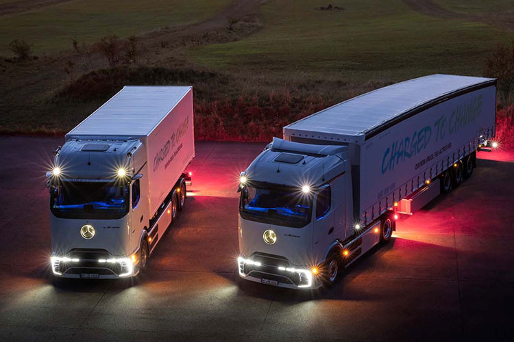 Ngoài ra, với anticipatory driving (dự đoán khi lái xe), năng lượng điện có thể được phục hồi thông qua quá trình tái tạo trở về pin và cung cấp cho hệ thống truyền động thông qua phanh tái sinh. Có 5 mức điều chỉnh khác nhau tùy thuộc vào lựa chọn của tài xế. Tính năng lái xe bằng 1 bàn đạp cũng được kích hoạt trên màn hình cảm ứng kỹ thuật số.