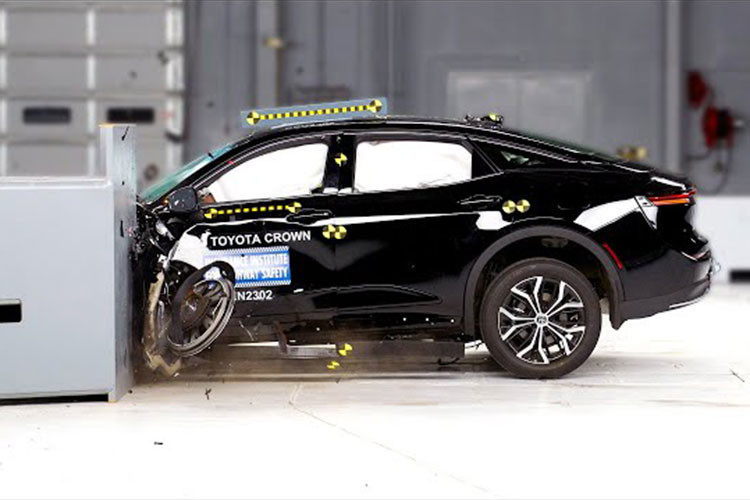 Bên cạnh đó, các tính năng phòng tránh va chạm trên mẫu xe này cũng được đánh giá là hoạt động rất hiệu quả trong các tình huống thử nghiệm vào cả ban ngày và ban đêm.