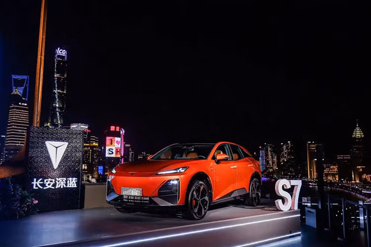 Phiên bản EREV có một động cơ điện cho công suất 238 mã lực và động cơ ICE 4 xi-lanh, hút khí tự nhiên, dung tích 1,5 lít cho công suất 95 mã lực, chỉ cung cấp năng lượng cho pin. Cuối cùng là phiên bản hydro nhưng các thông số vẫn chưa được tiết lộ chi tiết.