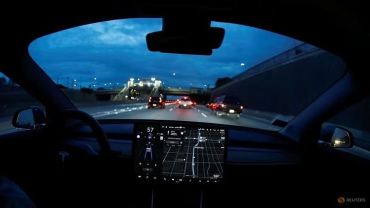 Tesla trieu hoi loat oto dien tai My vi he thong lai tu dong Autopilot-Hinh-3