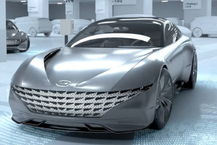 Theo đó, ôtô điện chỉ cần đi vào không gian “đế sạc”, chờ xe được sạc đầy mà không cần phải “cắm” trực tiếp vào “đế” như điện thoại. Công nghệ mới của Hyundai có thể cung cấp các miếng sạc dưới mặt đất, được lắp đặt tại garage nhà hay bãi đậu xe công cộng, cho phép xe sạc ngay khi bạn đỗ vào vị trí sạc.