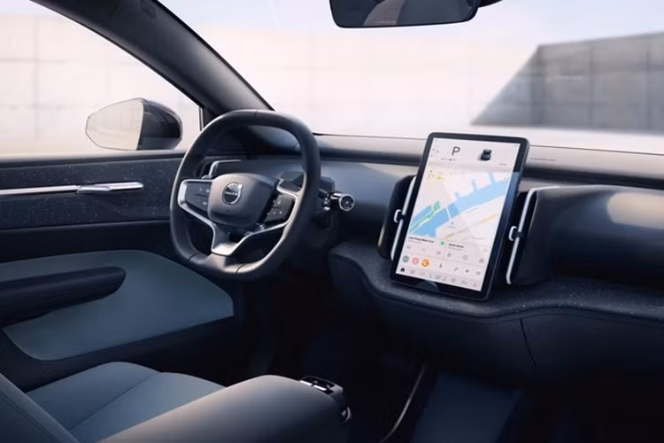 Các mẫu xe hiện nay thường được thiết kế ít nút bấm, tất cả đều được tích hợp trên màn hình để nhìn hiện đại và tối giản hơn. Chính việc này khiến cho người dùng phải “ngụp lặn” trong các ứng dụng mỗi lần lướt tìm trong menu. Ngoại trừ bất cập trên thì nhìn chung Volvo EX30 chạy điện vẫn là một mẫu xe có nhiều tiện nghi đáng chú ý.