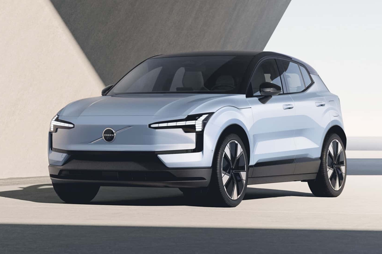 Thứ hai là biến thể động cơ đơn Extended Range pin niken mangan coban (NMC) cũng cho công suất 268 mã lực, cung cấp phạm vi hoạt động lên tới 480 km trong một lần sạc. Tài liệu đăng kiểm cho thấy dung lượng pin biến thể này là 69 kWh.