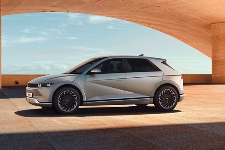 Loat oto dien co pham vi hoat dong han che nhat hien nay-Hinh-2