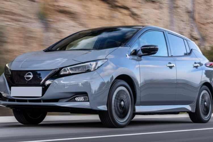  Nissan Leaf: 238 km Theo khảo sát, chiếc xe điện Nissan Leaf có bộ pin 40 kWh và có phạm vi hoạt động khá hạn chế chỉ 238 km trong một lần sạc.