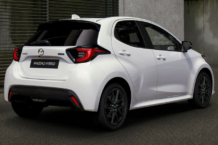 Tại Việt Nam, phiên bản nâng cấp giữa vòng đời của Mazda2 cũng đã bắt đầu được bán ra. Xe sở hữu thiết kế giống với Mazda2 2023 ở thị trường Nhật Bản và Thái Lan đồng thời khác với phiên bản châu Âu. Giá xe Mazda2 ở Việt Nam hiện dao động từ 415 - 519 triệu đồng cho 5 phiên bản.