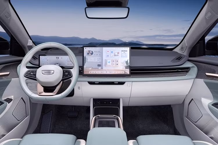 Tốc độ tối đa mà mẫu sedan điện này đạt được là 150 km/h, cùng với khả năng tăng tốc 0-100 km/h trong 6,9 giây. Xe có 2 tùy chọn pin gồm 53 kWh và 70 kWh cho tầm vận hành tối đa 480 và 620 km.