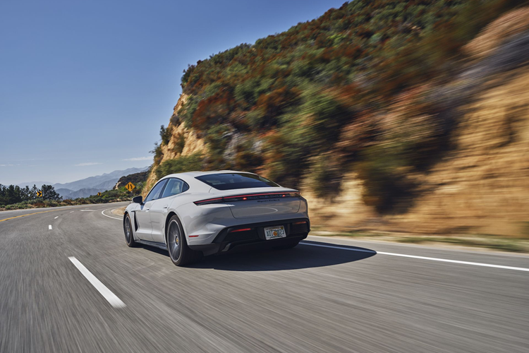 Porsche Taycan Turbo S se manh hon sau khi nang cap phan mem-Hinh-3