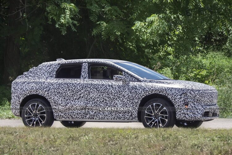 Ông Harvey nói rằng ông ấy rất vui về tiến độ họ đang đạt được với sản phẩm thứ hai và ghi nhận khoảng 1.000 đơn vị đã được xuất xưởng trong vòng 30 ngày qua. Hơn nữa, tất cả các đơn đặt hàng Lyriq Debut Edition phải được hoàn thành vào cuối quý đầu tiên.