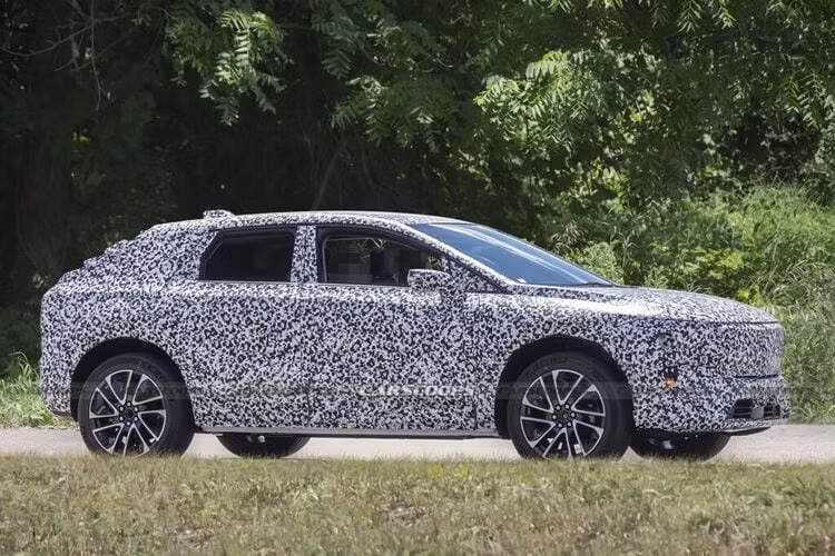 Ông Harvey nói rằng ông ấy rất vui về tiến độ họ đang đạt được với sản phẩm thứ hai và ghi nhận khoảng 1.000 đơn vị đã được xuất xưởng trong vòng 30 ngày qua. Hơn nữa, tất cả các đơn đặt hàng Lyriq Debut Edition phải được hoàn thành vào cuối quý đầu tiên.