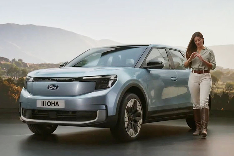 Ford dự kiến sẽ sản xuất 1,2 triệu xe điện sử dụng nền tảng của Volkswagen trong vòng 6 năm, bắt đầu từ năm 2023 - gấp đôi kế hoạch sản xuất trước đó. Ford cho biết Explorer EV sẽ được cung cấp với hai phiên bản: Explorer và Explorer Premium, với giá khởi điểm dưới 45.000 Euro (khoảng 1,13 tỷ đồng) khi bắt đầu được bán ra vào cuối năm nay.