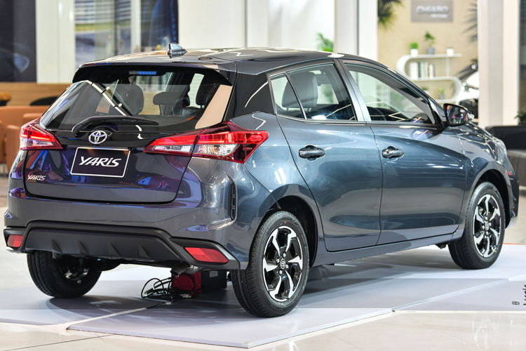 Giá xe Toyota Yaris 2023 tại Thái Lan dao động từ 559.000 - 694.000 Baht (khoảng 378 - 469 triệu đồng). Sau Thái Lan, mẫu xe hatchback hạng B này sẽ tiếp tục ra mắt những thị trường khác như Việt Nam.