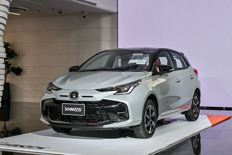 Động cơ của Toyota Yaris 2023 tại Thái Lan vẫn là động cơ xăng 3NR-FKE 4 xi-lanh thẳng hàng, DOHC, dung tích 1.2L, tạo ra công suất tối đa 92 mã lực tại tua máy 6.000 vòng/phút và mô-men xoắn cực đại 109 Nm tại tua máy 4.400 vòng/phút. Động cơ đồng hành với hộp số biến thiên vô cấp Super CVT-i.