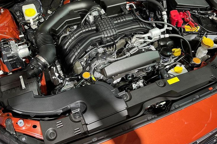 Về khả năng vận hành, Subaru Crosstrek mở bán tại Việt Nam nhiều khả năng sẽ chỉ có một tùy chọn động cơ xăng, hút khí tự nhiên, dung tích 2.0L cho công suất tối đa 154 mã lực và mô-men xoắn cực đại đạt 196Nm.