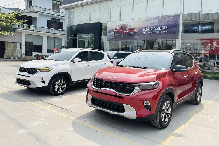 Kia Sonet dang re hon Toyota Raize tu 35 trieu tai Viet Nam