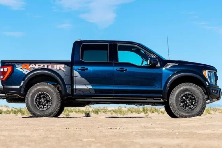 Ford cũng sẽ tiếp tục lộ trình lắp ráp và giao mẫu xe bán tải điện F-150 Lightning. Tất cả những gì hãng cần là đủ chip và nhân lực để hoàn thành lượng đơn đặt hàng đang tồn đọng.