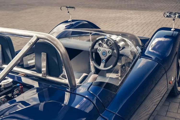 Mức giá xe Nichols Cars N1A không được công bố, tuy nhiên chiếc speedster này chắc chắn sẽ không hề rẻ.