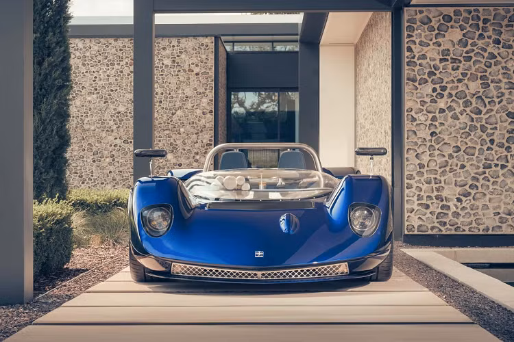 Nichols Cars N1A sẽ được lắp ráp 100 xe, tất cả đều trang bị động cơ V8 7.0 lít khổng lồ tạo ra công suất 650 mã lực khỏe mạnh, phát triển từ cỗ máy 8 xi-lanh của Chevrolet LS3 với hệ thống bôi trơn khô, họng ga điện tử, piston và tay biên đặc biệt..