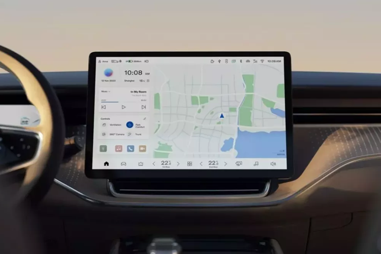 Bên cạnh đó là hệ thống âm thanh Bowers &amp; Wilkins 21 loa, bao gồm cả loa tích hợp vào tựa đầu ghế, với công suất 2.460W.