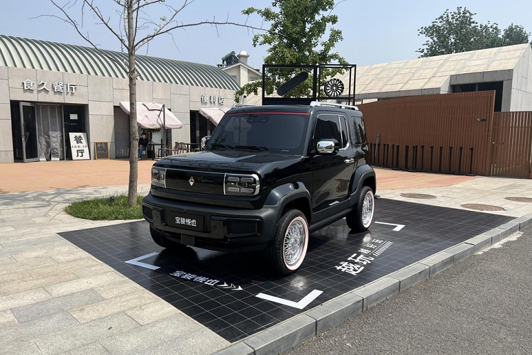 Ở tại thời điểm ra mắt Baojun Yep 2023 mới, liên doanh SAIC-GM-Wuling còn tung ra 3 phiên bản độ độc đáo dành cho chiếc xe điện cỡ nhỏ này dành cho giới trẻ đam mê khám phá.