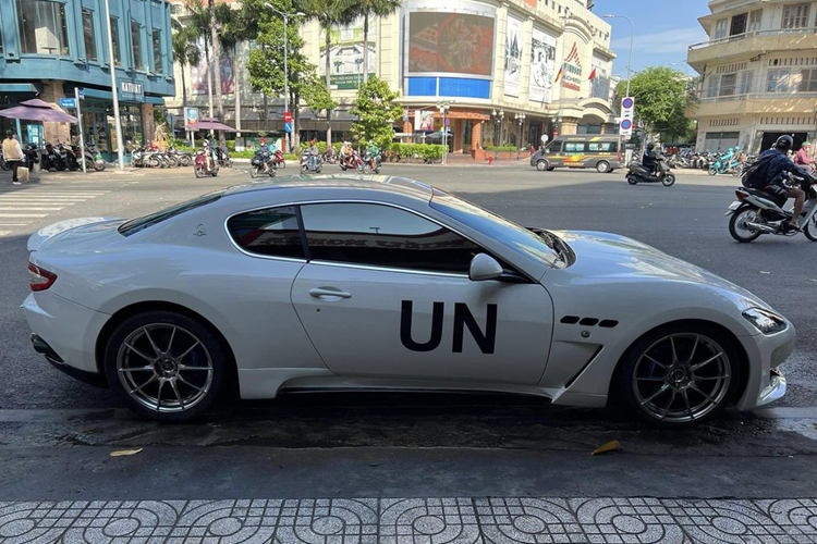 Được biết, chiếc Maserati GranTurismo này được "Qua" đưa về nước từ năm 2015, sau đó xe được bán cho người khác và hiện tại đã quay trở về garage của ông Đặng Lê Nguyên Vũ.