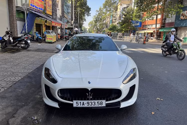 Trải qua hàng chục năm với một số nâng cấp nhỏ qua các phiên bản, Maserati GranTurismo vẫn giữ nguyên những giá trị cốt lõi và vẻ đẹp đậm chất Italy của mình. Tuy nhiên tại Việt Nam, Maserati không phải thương hiệu xe sang phổ biến như Audi, BMW hay Mercedes, vì vậy, cơ hội "gặp gỡ" một chiếc Maserati GranTurismo cũng ít hơn so với các xe sang khác.