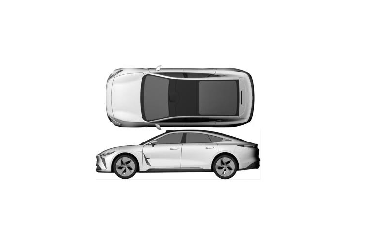 Hình dáng đuôi xe qua 1 bức ảnh của mẫu xe sedan điện Xingtu E03 bị che đậy cũng cho thấy tương đối đơn giản, theo các nguồn tin, chiều dài của chiếc xe mới khoảng 4,95 m, chiều dài cơ sở khoảng 2,9 m và chiều rộng khoảng 1,96 m.