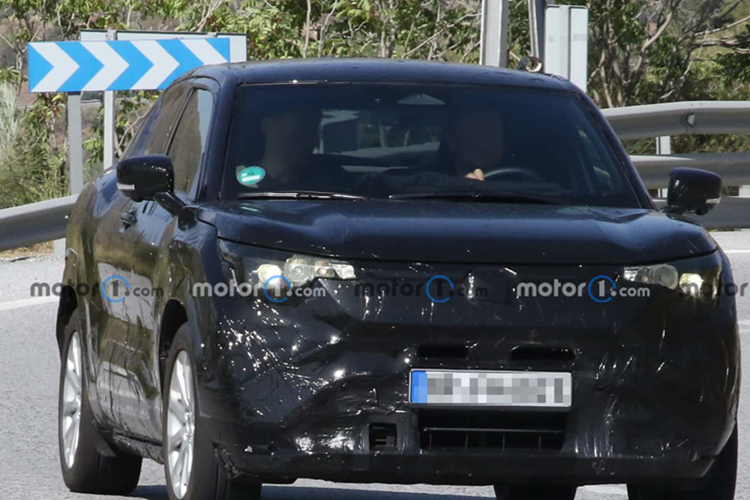 Nhà sản xuất ôtô Nhật Bản cho biết mẫu SUV điện Suzuki eVX này sẽ được trang bị bộ pin 60 kWh cho quãng đường di chuyển lên tới 500 km và hệ dẫn động 4x4 điều khiển điện tử.