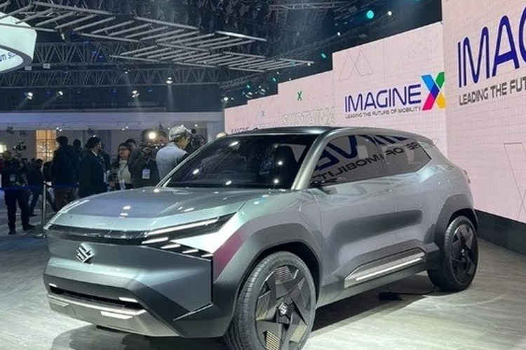 Ngoài ra, khách hàng cũng có thể tham khảo bản dựng đồ họa của SUV điện Suzuki eVX 2024 do nghệ sĩ kỹ thuật số Theottle phác họa, dựa theo bản concept ra mắt tại Ấn Độ kết hợp với những hình ảnh xe chạy thử trong thời gian gần đây.