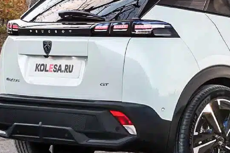 Nâng cấp đáng chú ý nhất của Peugeot 2008 facelift nằm ở trang bị vận hành. Mẫu SUV-B sẽ có động cơ PureTech hybrid nhẹ, với 2 mức công suất là 100 mã lực và 130 mã lực, đi kèm hộp số ly hợp kép 6 cấp.