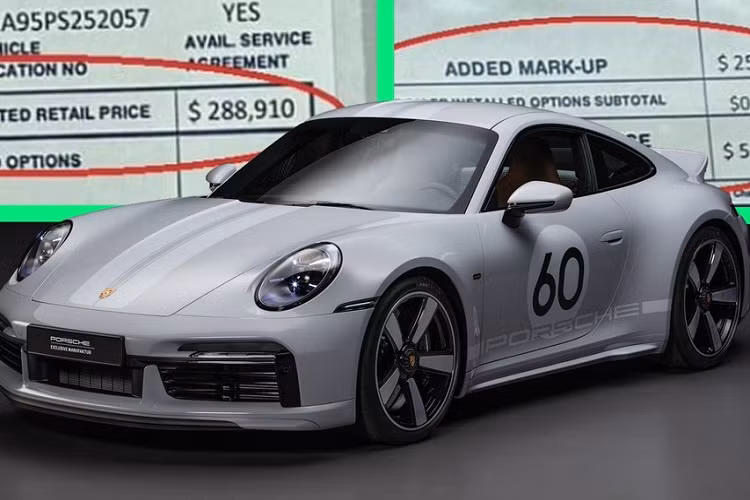 Hiện tại, cả Cường Đô la và Qua Vũ chờ nhận Porsche 911 Sport Classic 2023, tuy nhiên, một vài thông tin không mấy hay ho về mẫu xe này ở nước ngoài đã khiến các dân chơi xe sốc. Cụ thể, một đại lý có tên Porsche Redwood City đã tăng giá bán của chiếc xe thể thao giới hạn 911 Sport Classic 2023 lên gần 540.000 đô la.