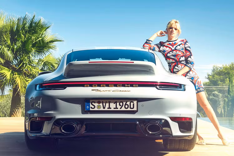 Việc đại lý Porsche Redwood City tăng giá bán cho 911 Sport Classic 2023 lên hơn nửa triệu đô la khiến không ít khách hàng lo ngại sẽ có tiền lệ khác của các đại lý Porsche trên toàn cầu, lý do cho việc bổ sung thêm con số 250.000 đô la vào giá xe Porsche 911 Sport Classic 2023 chỉ được đại lý này cho hay hãy gọi để biết chính xác.