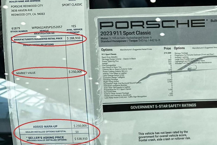 Người đầu tiên công bố là Cường Đô la nhưng thông tin độc quyền của chúng tôi có được, ông Đặng Lê Nguyên Vũ mới chính là khách hàng đầu tiên cọc mua xe thể thao giới hạn 911 Sport Classic 2023 chính hãng với số thứ tự chọn là 10, còn chồng của Đàm Thu Trang chọn số 1.202, trùng ngày/tháng sinh của mình.