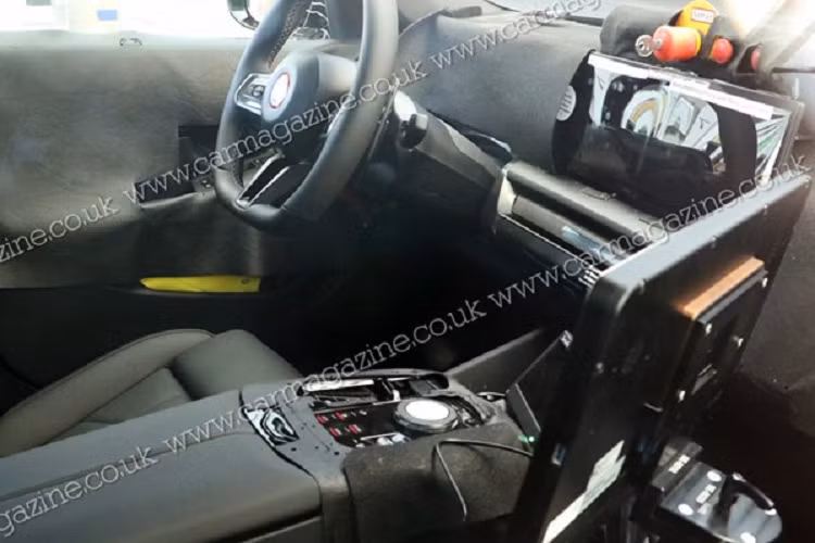 Đối với phiên bản BMW XM Red Label cao cấp hơn, khối động cơ này có sức mạnh lên tới 738 mã lực và 1000 Nm.