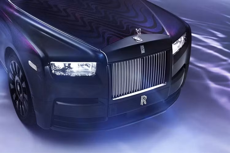 Dự kiến, chiếc xe sẽ chính thức được bàn giao cho chủ sở hữu vào tháng 5 năm nay. Giá xe Rolls-Royce Phantom Syntopia chưa được hé lộ nhưng chắc chắn không rẻ.