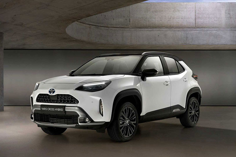 Trước đó, theo nguồn tin của trang OtoDriver, Yaris Cross 2024 dành cho thị trường đang nổi sẽ do Toyota sản xuất tại Indonesia thay vì thương hiệu Daihatsu. Dự kiến, mẫu xe này sẽ được lắp ráp cùng với người anh em Toyota Veloz nên rất có thể sẽ về Việt Nam trong thời gian tới.
