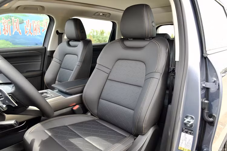 Xe được trang bị hộp số 9DCT. Còn chiếc xe SUV địa hình hạng nhẹ Haval Big Dog 2023 sử dụng động cơ 1.5T không thay đổi với công suất tối đa 135 kW, tương đương 181 mã lực và mô-men xoắn cực đại 275 Nm, trái tim này vẫn sẽ kết hợp với hộp số DCT 7 cấp.