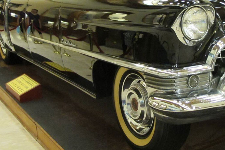 Chiếc Cadillac Fleetwood đời 1972 này cũng được tập đoàn ôtô GM của Mỹ sản xuất theo đơn hàng đặc biệt từ chính phủ Đài Loan thời điểm đó.