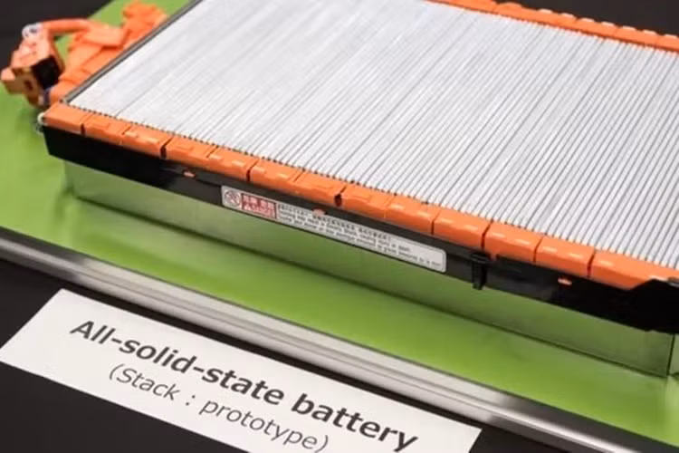 Oto dien Toyota dung pin the ran co the chay toi 1.200km/lan sac-Hinh-2