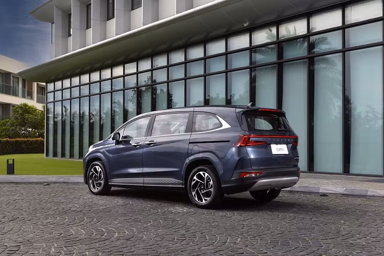 Thứ hai là động cơ 1.5L Turbo GDi (mã hiệu G4FII), tạo ra công suất tối đa 170 mã lực tại tua máy 5.500 vòng/phút và mô-men xoắn cực đại 253 Nm tại dải tua máy 1.500 - 4.000 vòng/phút. Động cơ này cho phép xe tăng tốc từ 0-100 km/h trong thời gian 9,9 giây. Cả hai động cơ đều đi kèm với hộp số tự động 8 cấp và hệ dẫn động cầu trước FWD. Xe có 4 chế độ lái Drive Mode là Eco (tiết kiệm), Comfort (thoải mái), Sport (thể thao) và Smart (thông minh). 