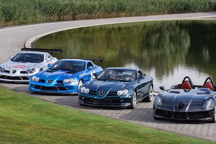 Chuyến tham quan Trung tâm Công nghệ McLaren của câu lạc bộ SLR – những con người từ khắp nơi trên thế giới đang sở hữu Mercedes-Benz SLR McLaren – với những hoạt động gặp gỡ, trò chuyện cùng những thành viên trong nhóm McLaren từng tham gia trong dự án này đã tô điểm thêm cho sự kiện kỷ niệm hai thập kỷ ra đời của chiếc xe.