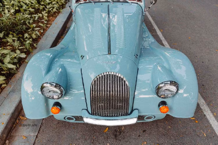 Về thiết kế, nhìn chung Morgan Plus Four trông khá giống với Plus 4 cũ nhưng theo tuyên bố của nhà sản xuất, xe được làm mới 97 %, cũng giống như thay đổi tên gọi từ số 4 sang Four.