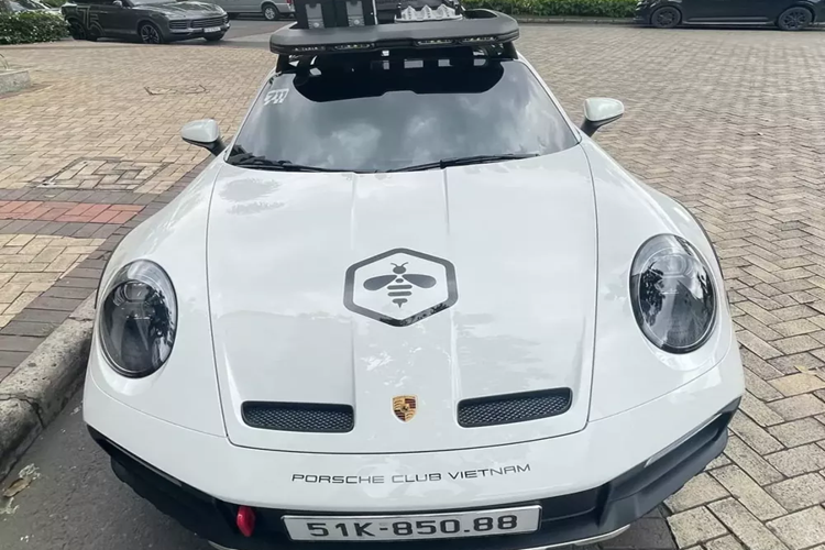 Cách đây 2 tuần trước, thông tin về việc 1 chiếc xe thể thao giới hạn Porsche 911 Dakar 2023 về Việt Nam, đã thu hút sự quan tâm của giới mê xe trong nước, nhiều người không khỏi tò mò chủ nhân của mẫu xe này là ai, đến đây, đã có kết quả chính thức.